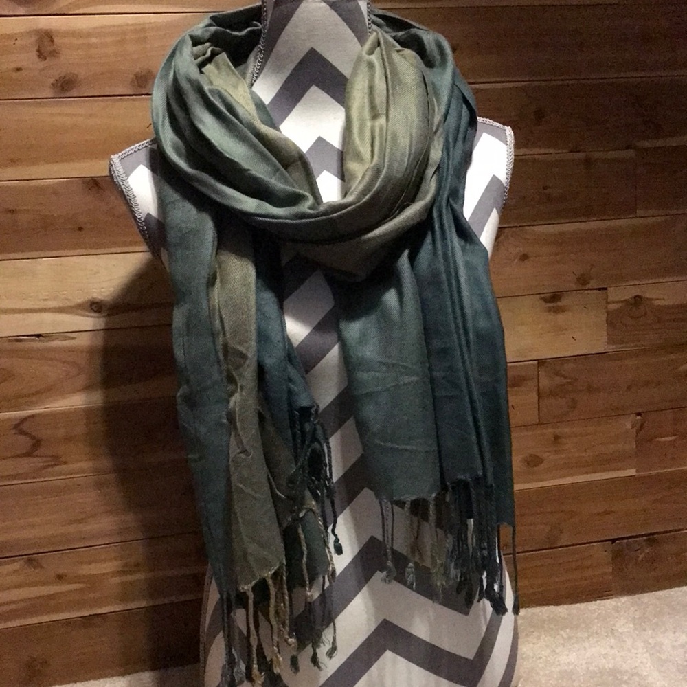 Viscoe Green Scarf